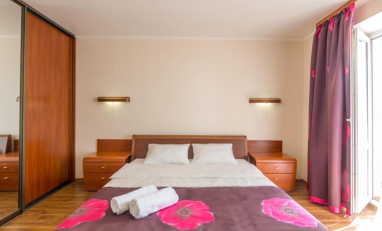 Apartments Near Parus Business Centre Киев Экстерьер фото